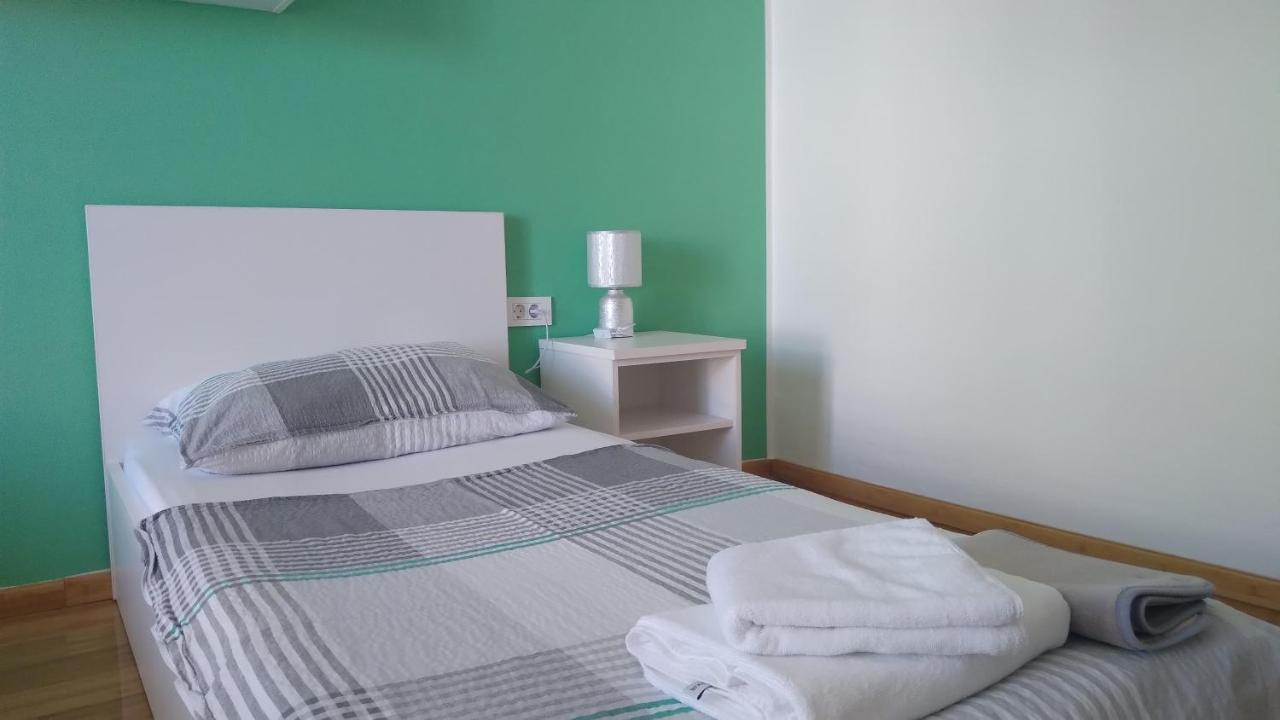 Apartmani "Lorenzo" Novalja Eksteriør billede