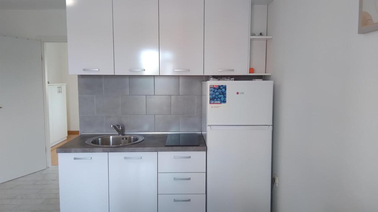 Apartmani "Lorenzo" Novalja Eksteriør billede