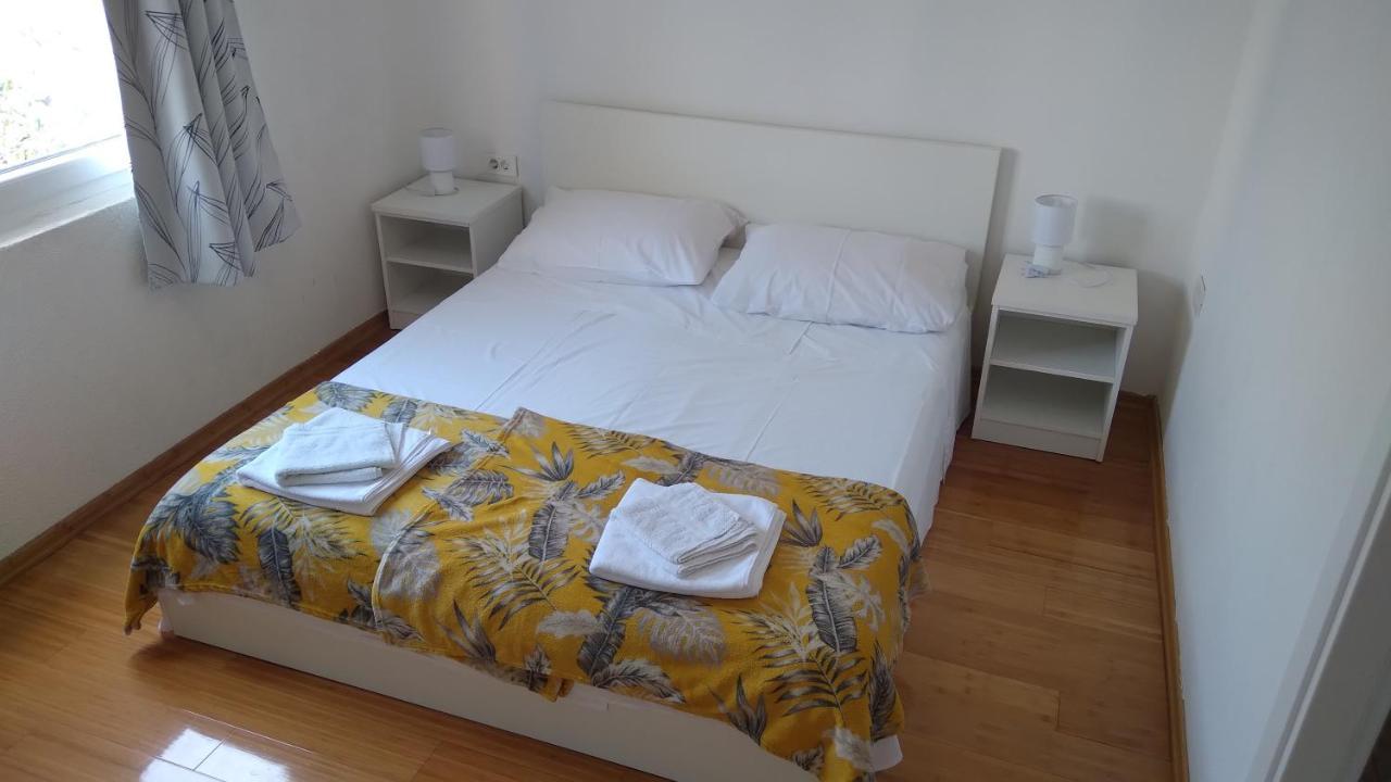 Apartmani "Lorenzo" Novalja Eksteriør billede